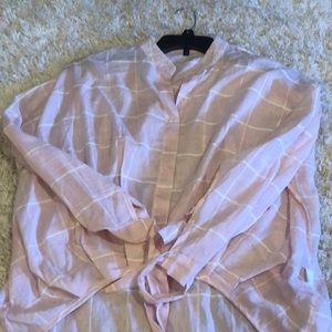 Light pink and white lined blouse 👚